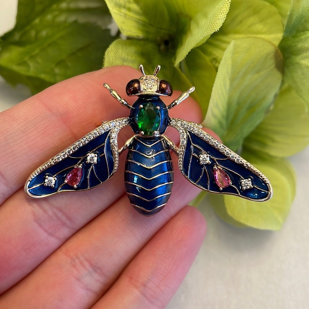 Bee Brooch Pin Jewelry